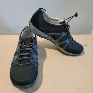 Dansko Henriette Black Medium Athletic Shoes‎ 38 M